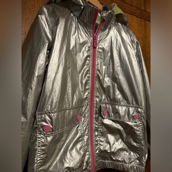 H&M Girls SILVER waterproof rain jacket windbreaker w/ removable hood 6x 7 - Picture 2 of 4